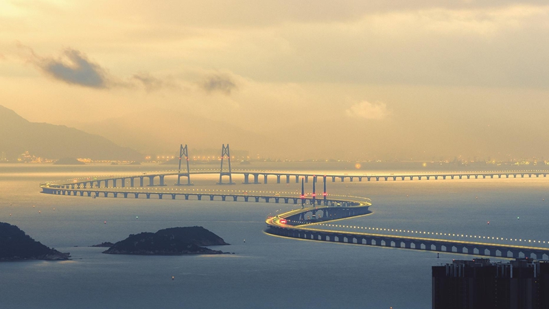 10、龐源租賃參建國(guó)家“世紀(jì)工程”港珠澳大橋（2012—2017年）_副本.jpg